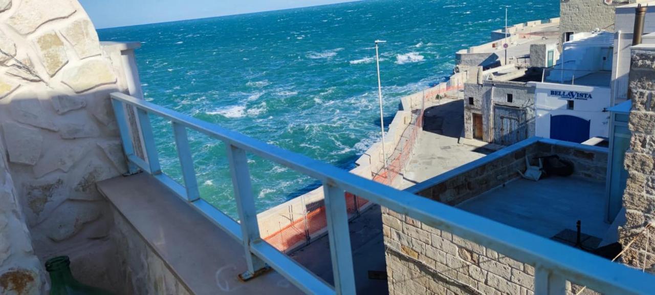 Extravacanza Dipinto Di Blu Полиняно а Маре Екстериор снимка